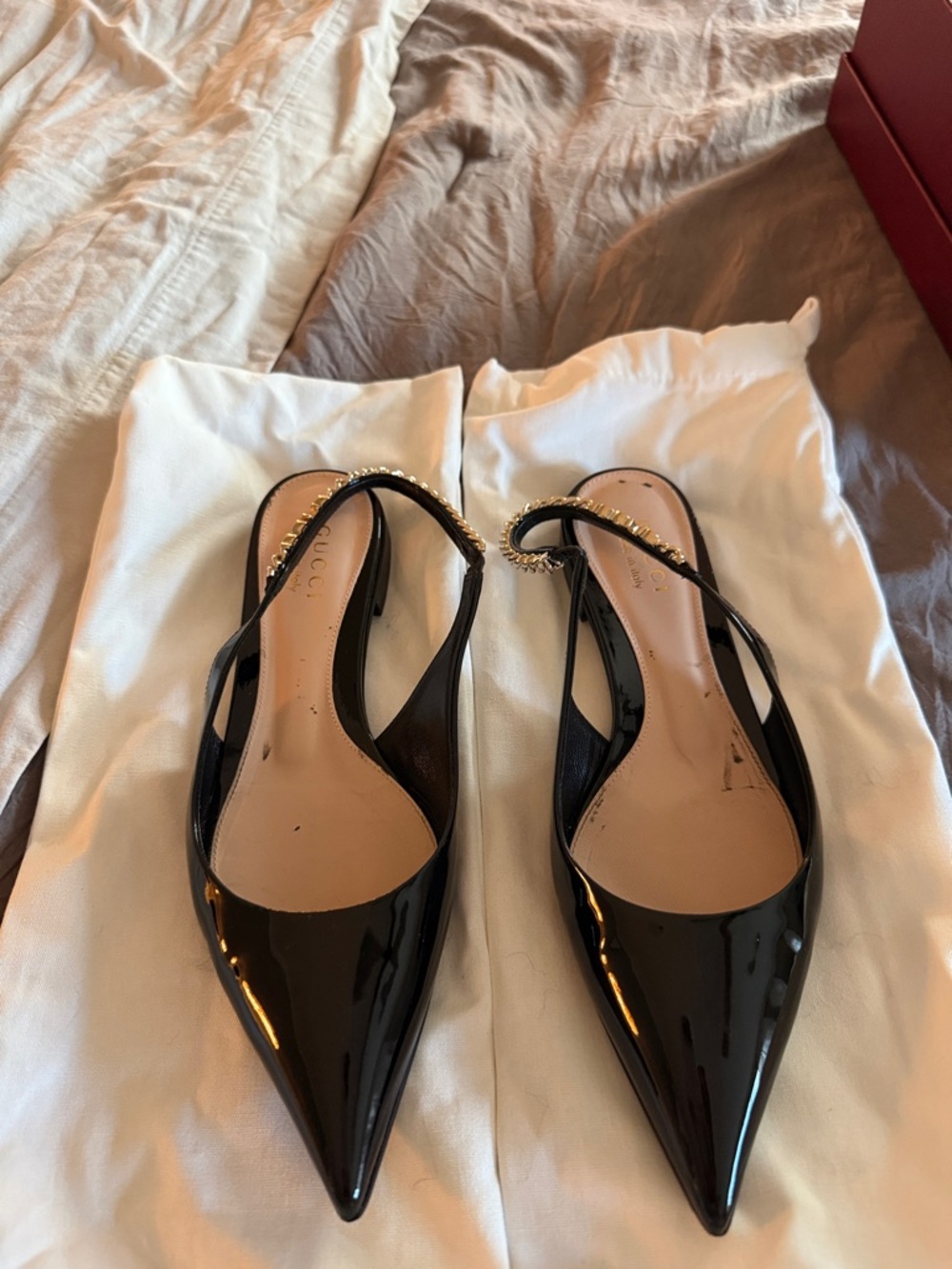 Gucci Burgundy Exterior with White Interior Shoe Box - Picture 2 of 4